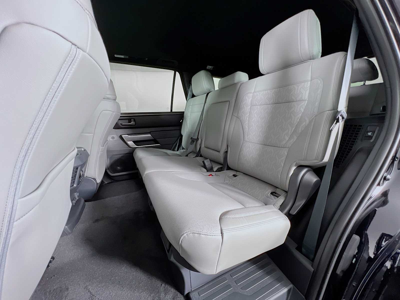 2025 Toyota Sequoia SR5 - Photo 13