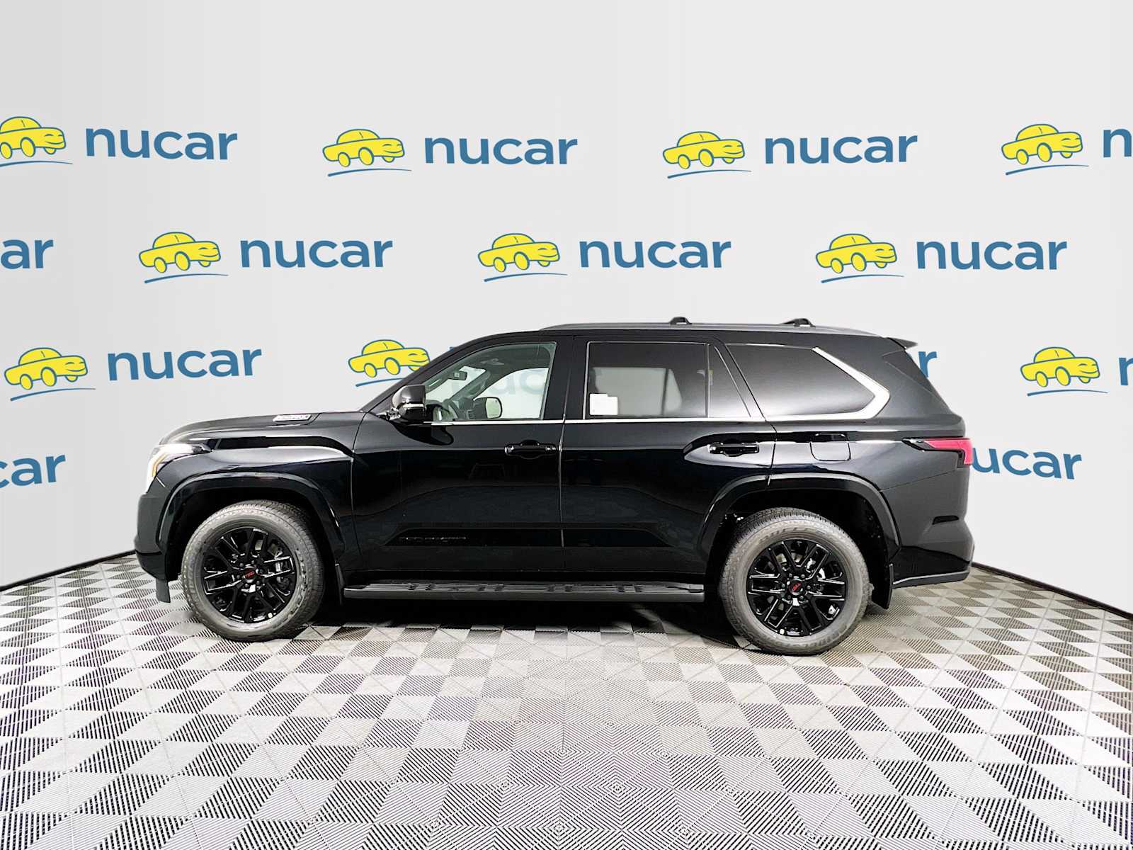 2025 Toyota Sequoia SR5 - Photo 3