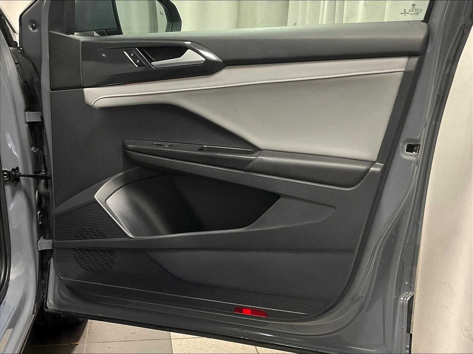 2022 Volkswagen Taos SEL - Photo 12