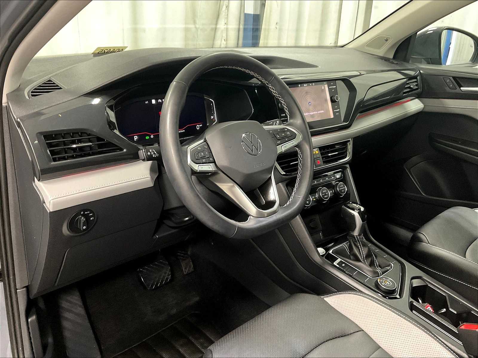 2022 Volkswagen Taos SEL - Photo 8