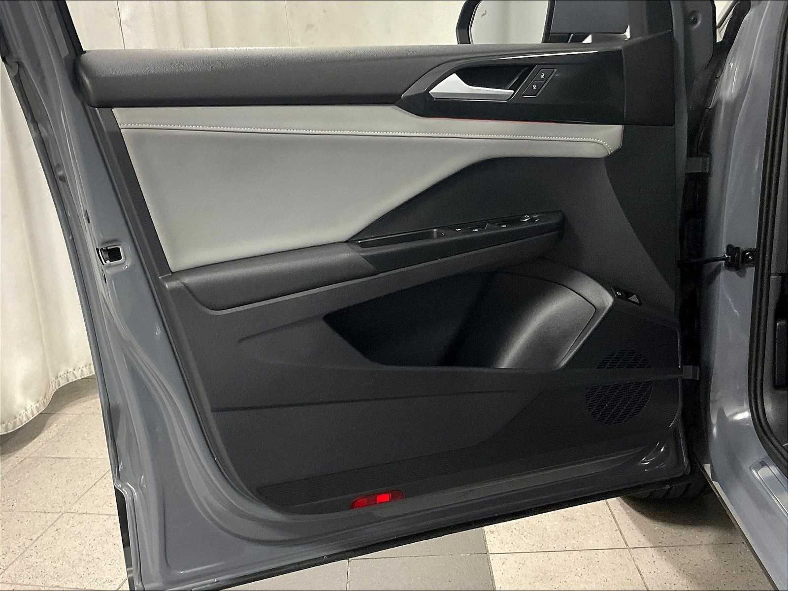 2022 Volkswagen Taos SEL - Photo 9