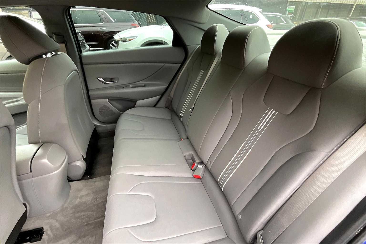 2022 Hyundai Elantra SEL - Photo 15