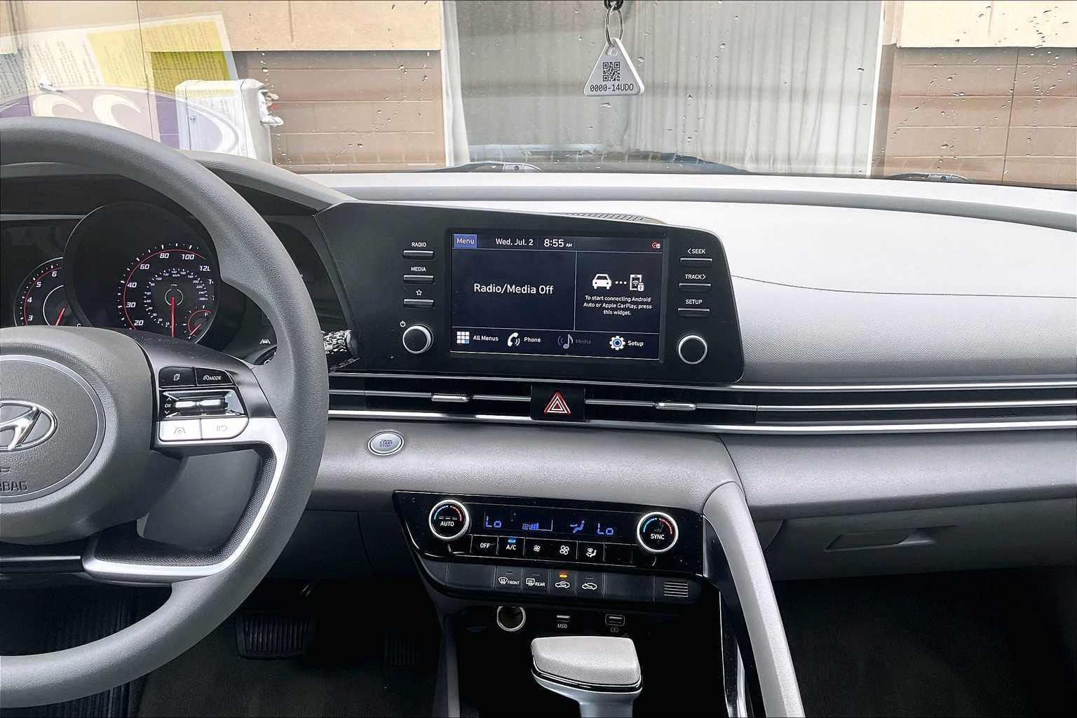 2022 Hyundai Elantra SEL - Photo 18