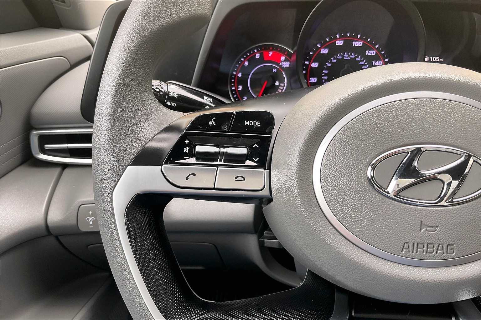 2022 Hyundai Elantra SEL - Photo 22