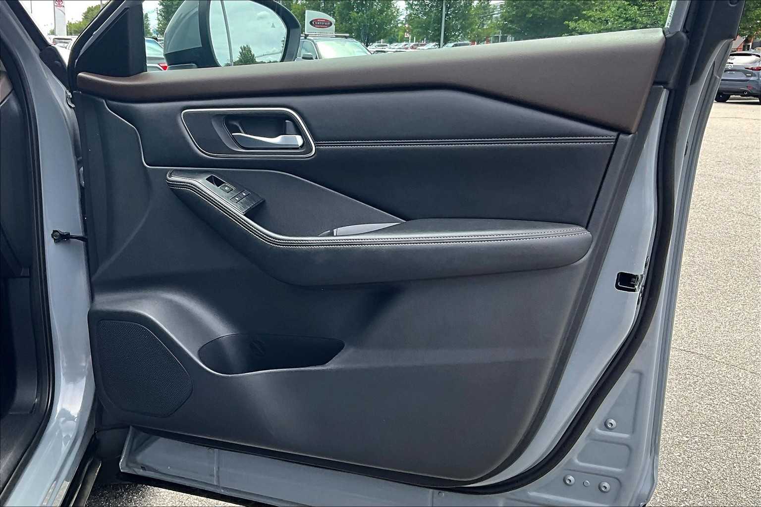 2021 Nissan Rogue SL - Photo 12