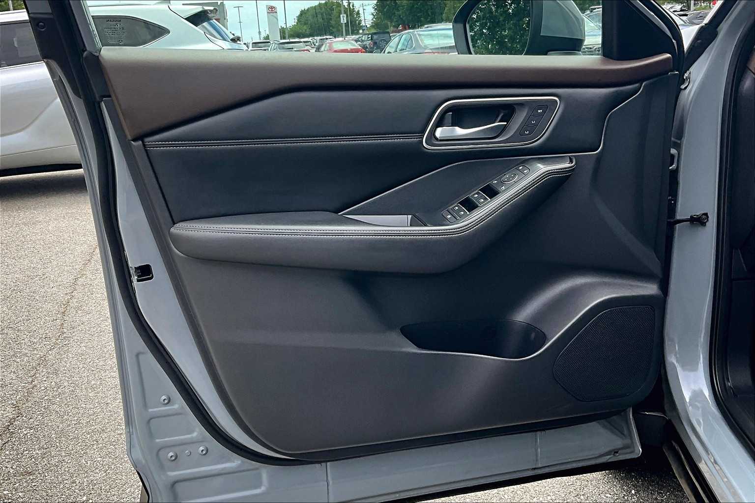 2021 Nissan Rogue SL - Photo 9