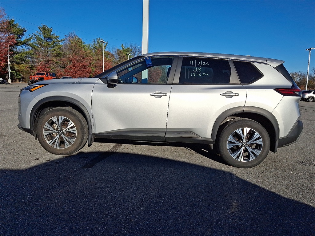 2022 Nissan Rogue SV - Photo 4