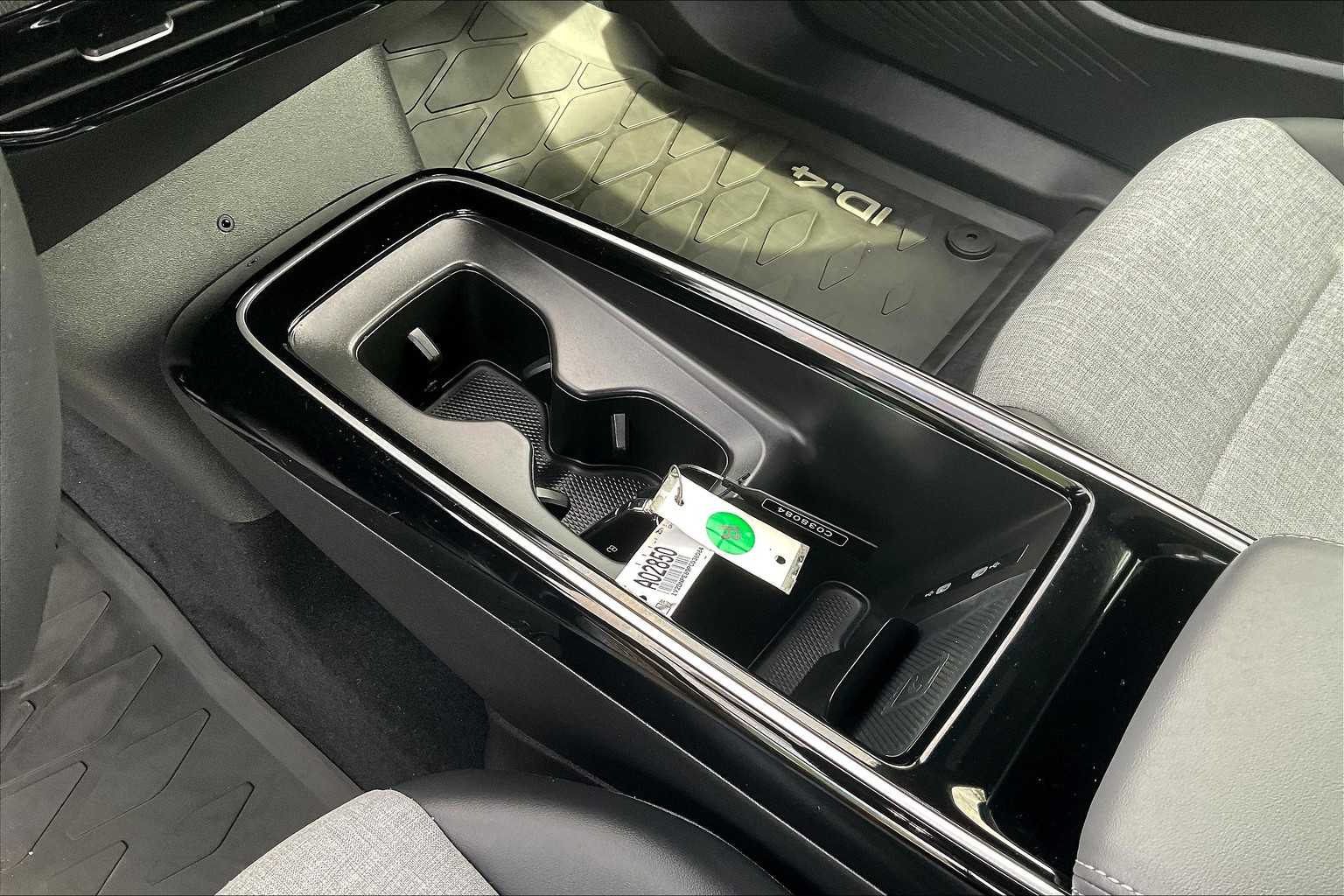 2023 Volkswagen ID.4 Pro - Photo 20