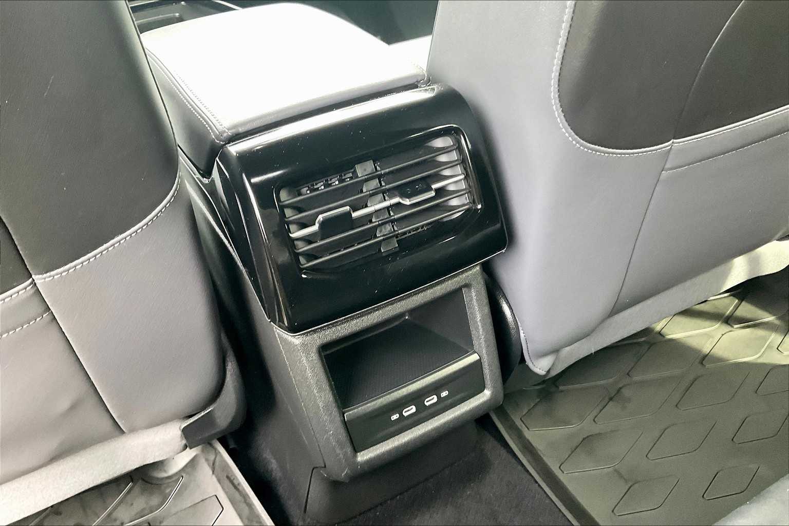 2023 Volkswagen ID.4 Pro - Photo 27