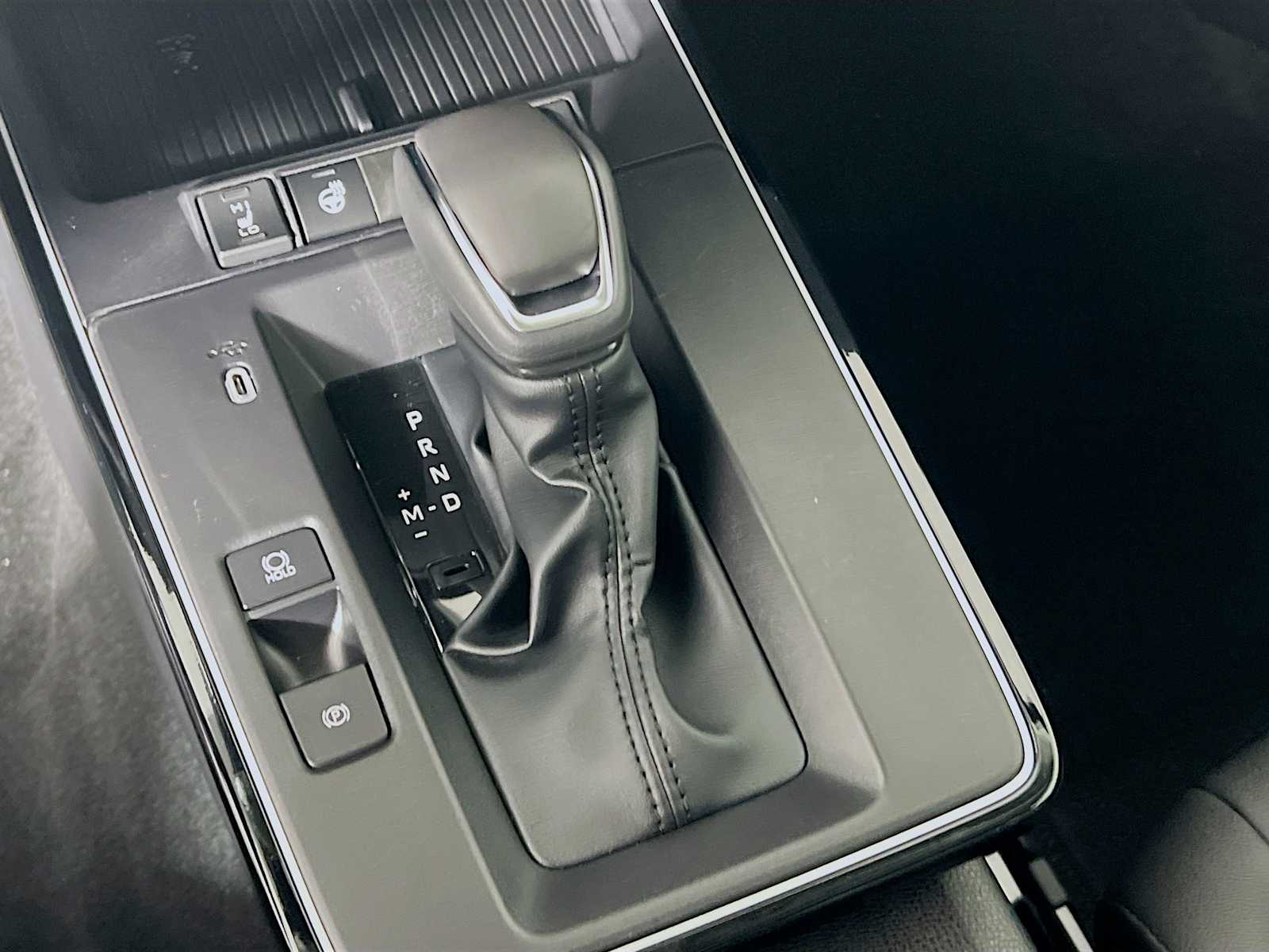 2026 Toyota Corolla Cross XLE - Photo 11