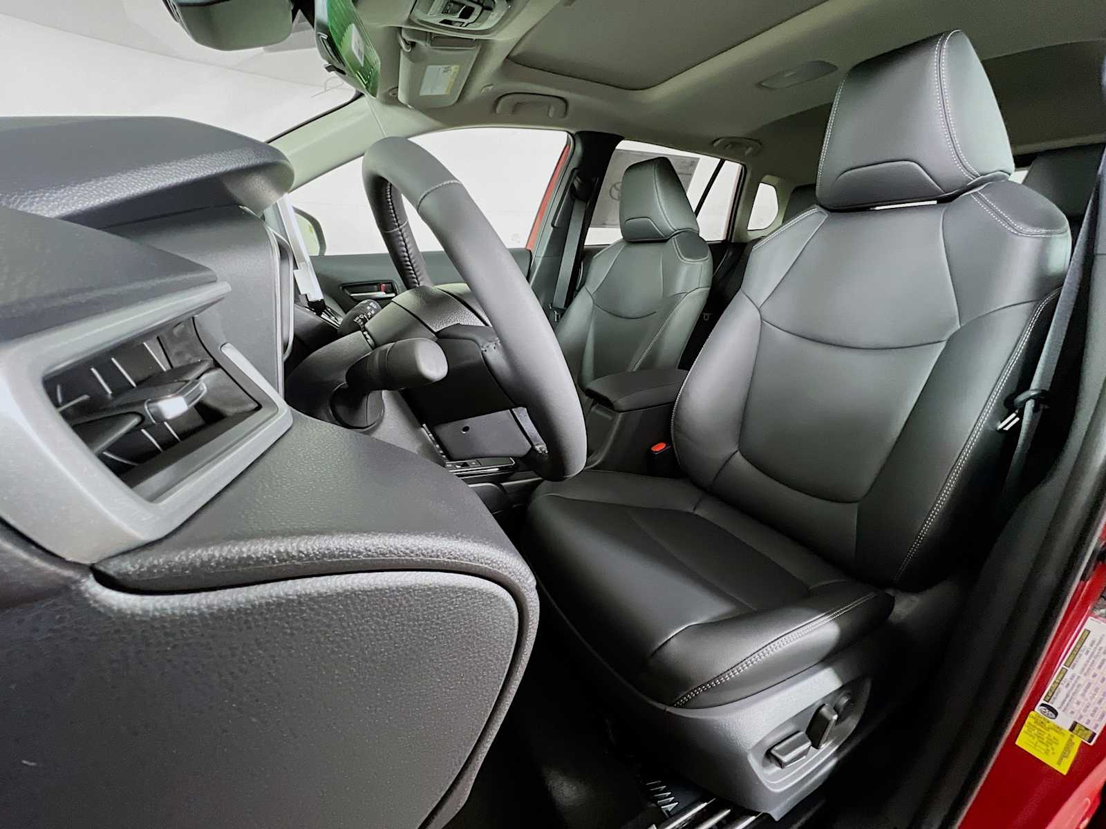 2026 Toyota Corolla Cross XLE - Photo 12