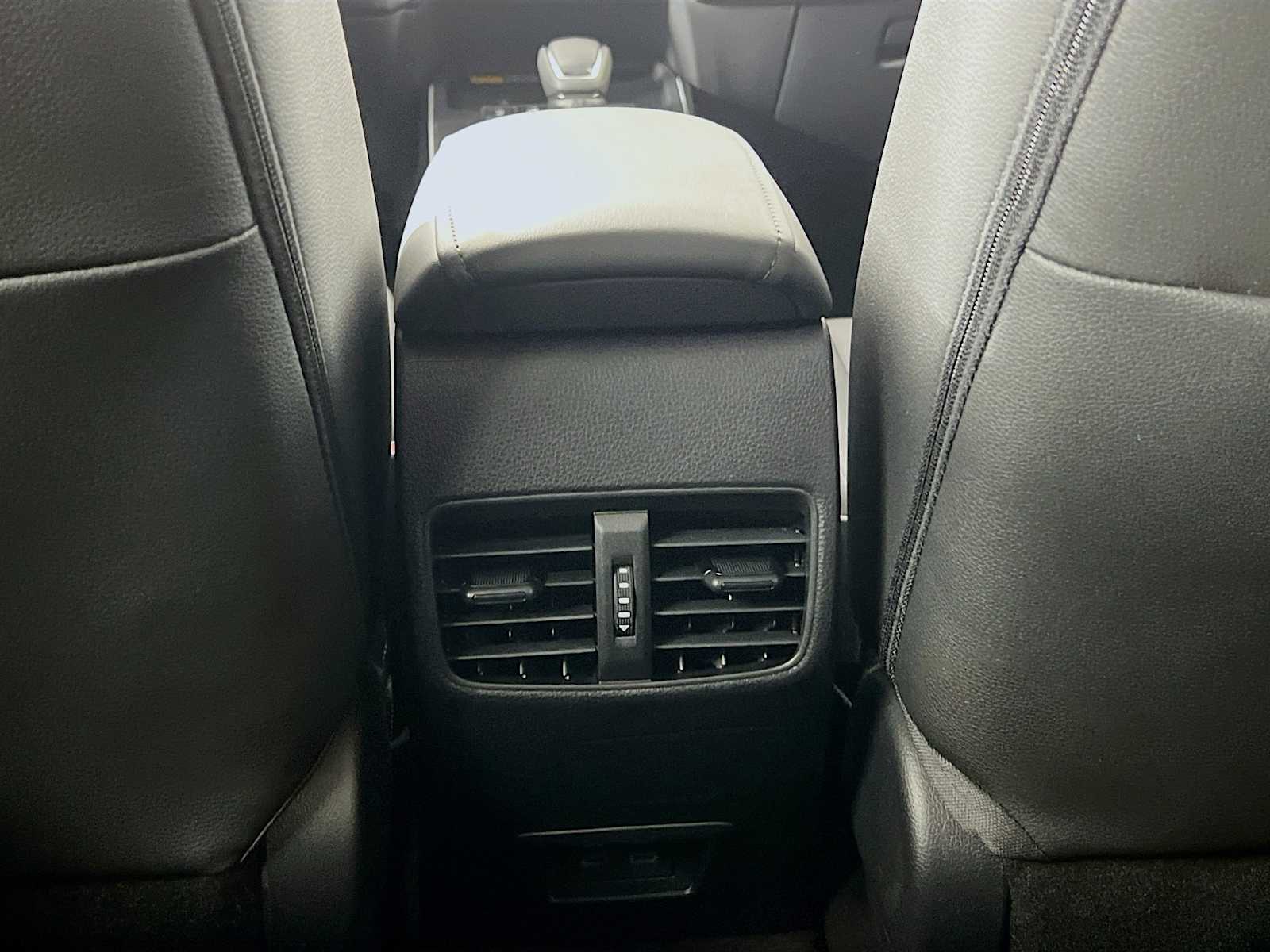 2026 Toyota Corolla Cross XLE - Photo 14