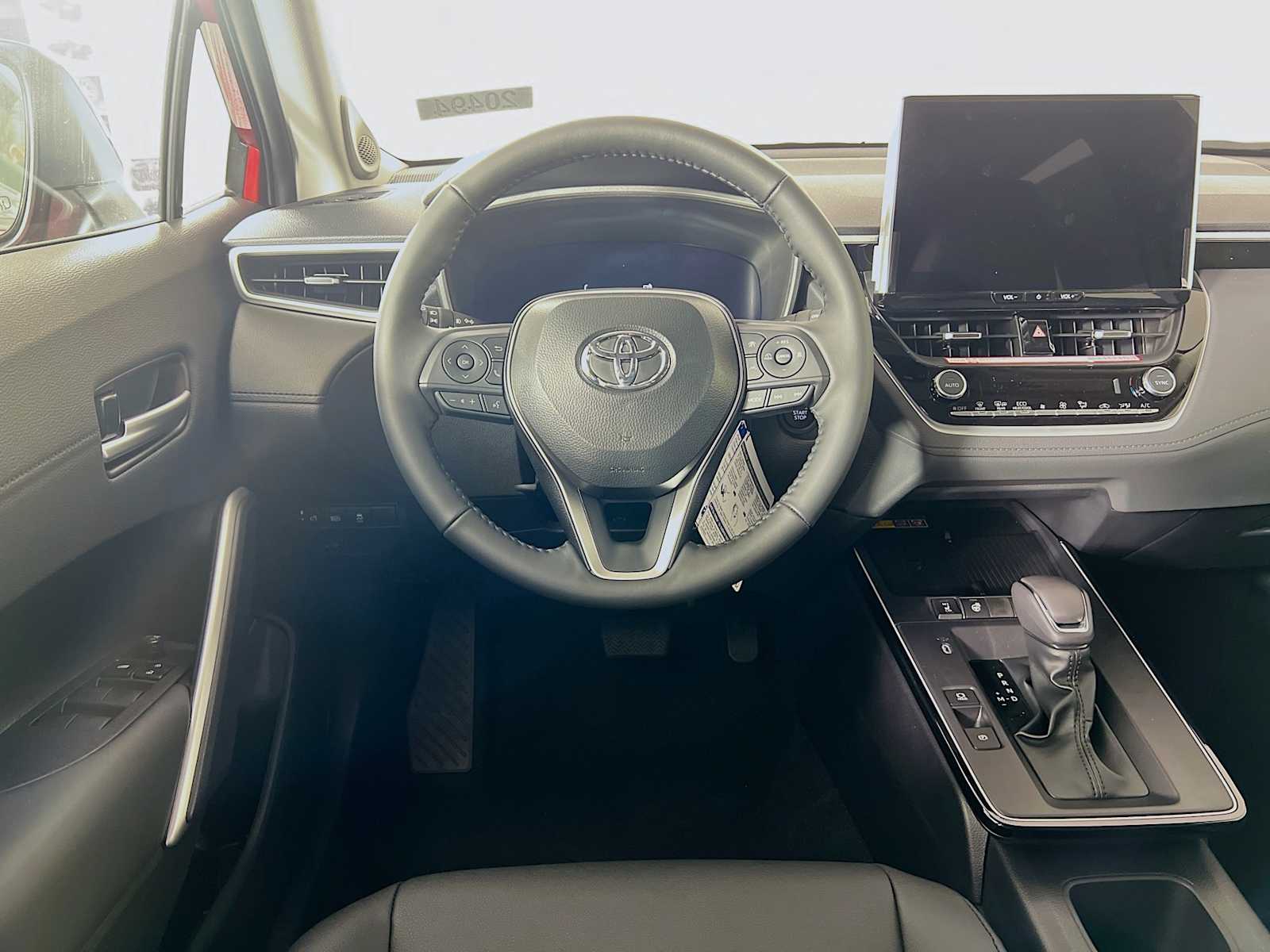 2026 Toyota Corolla Cross XLE - Photo 15