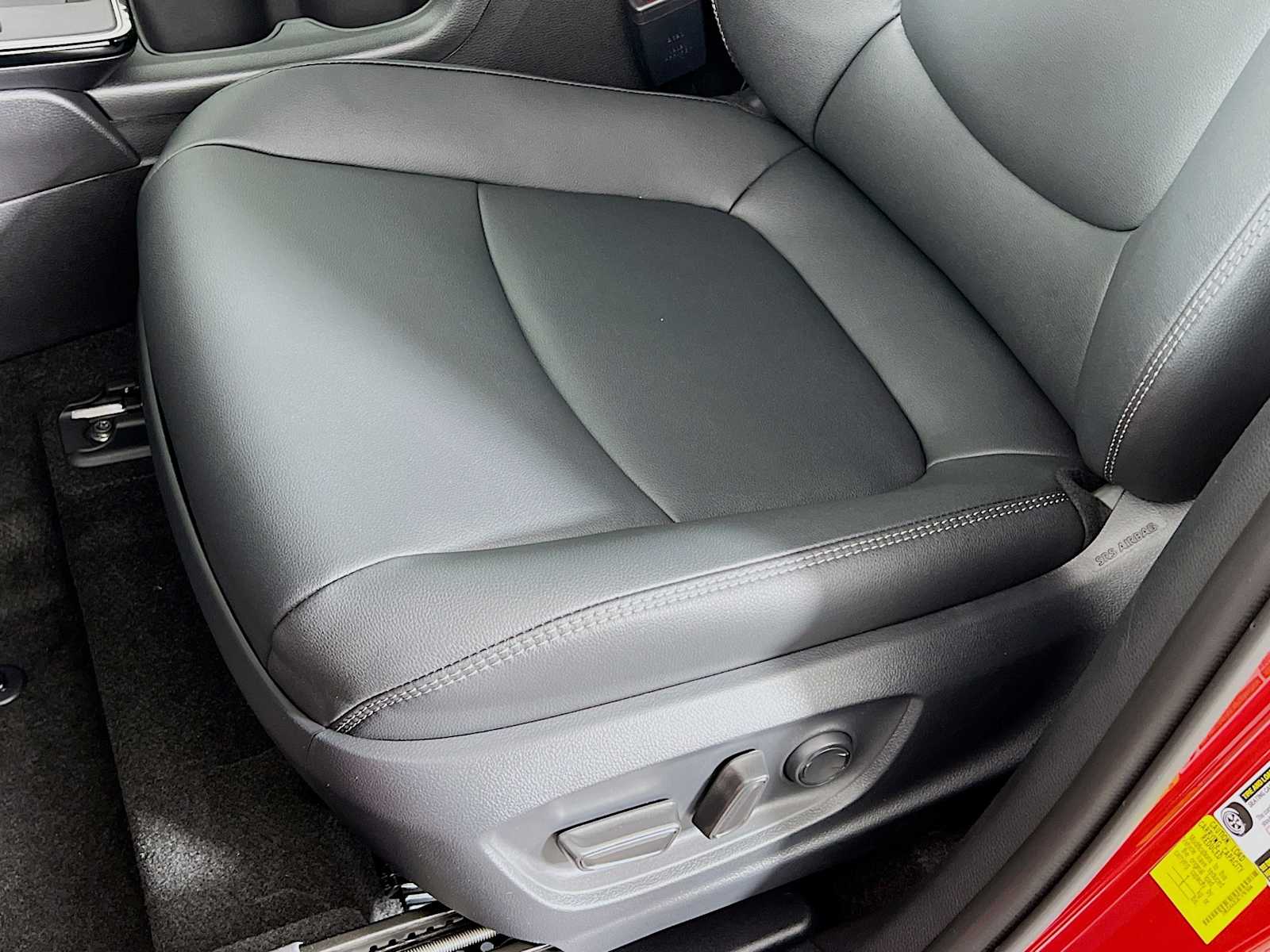 2026 Toyota Corolla Cross XLE - Photo 17