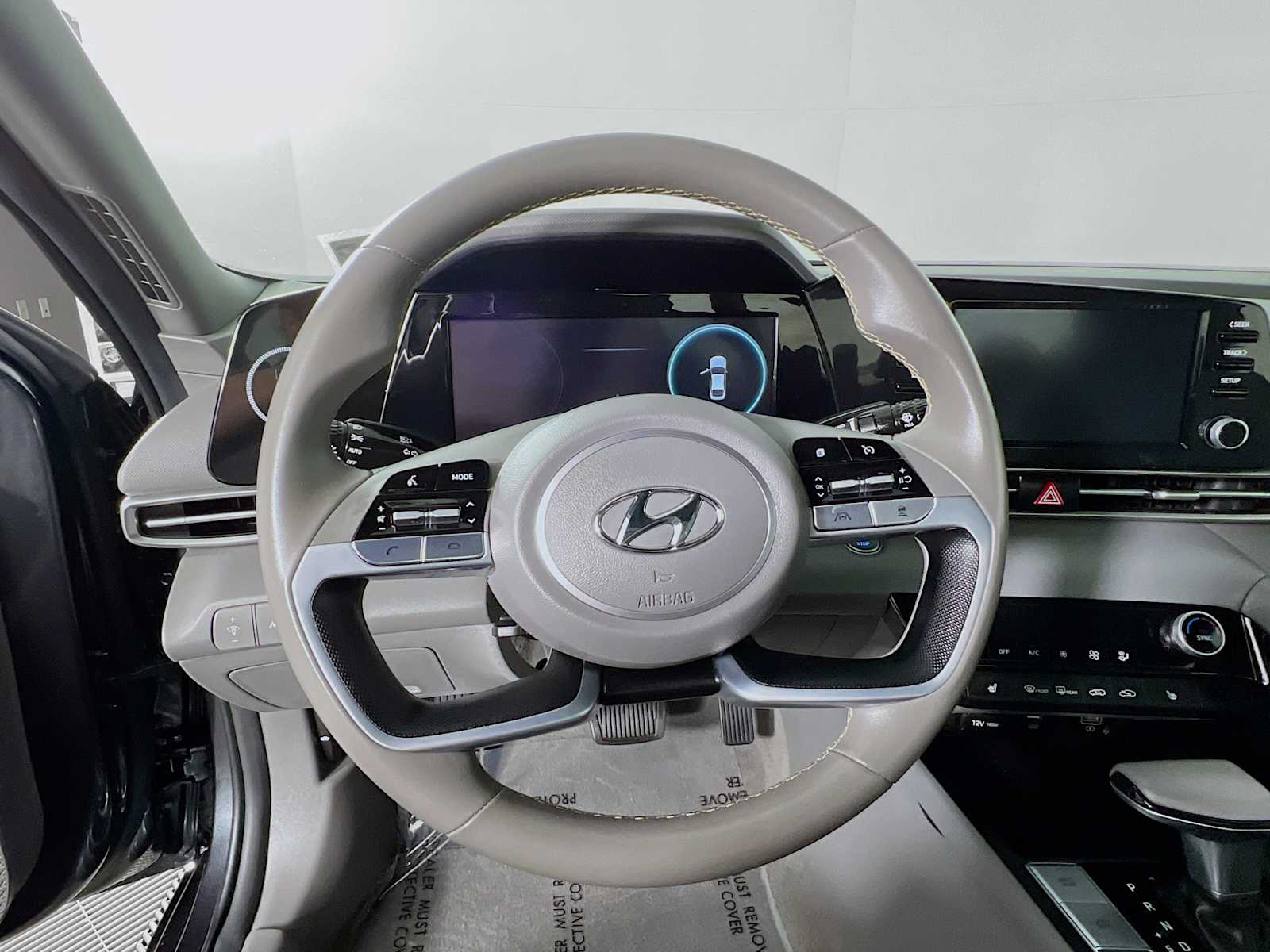 2022 Hyundai Elantra SEL - Photo 11