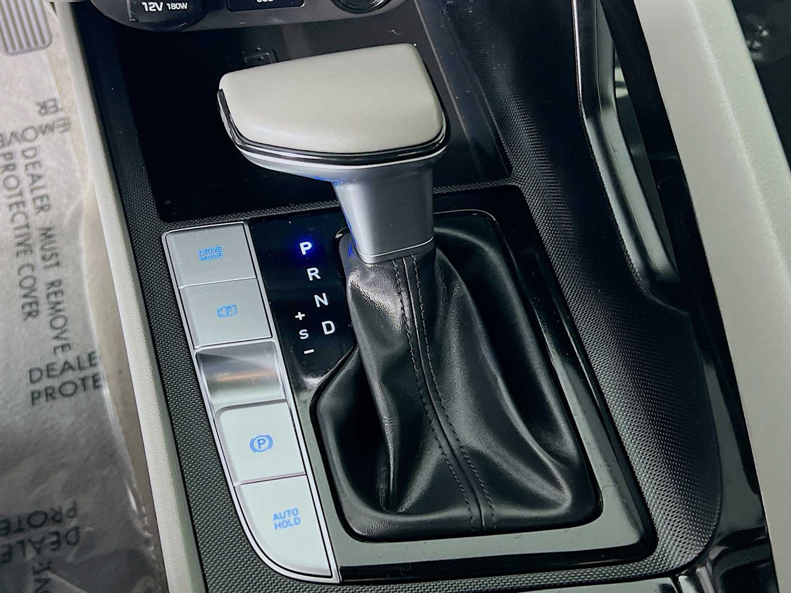 2022 Hyundai Elantra SEL - Photo 16