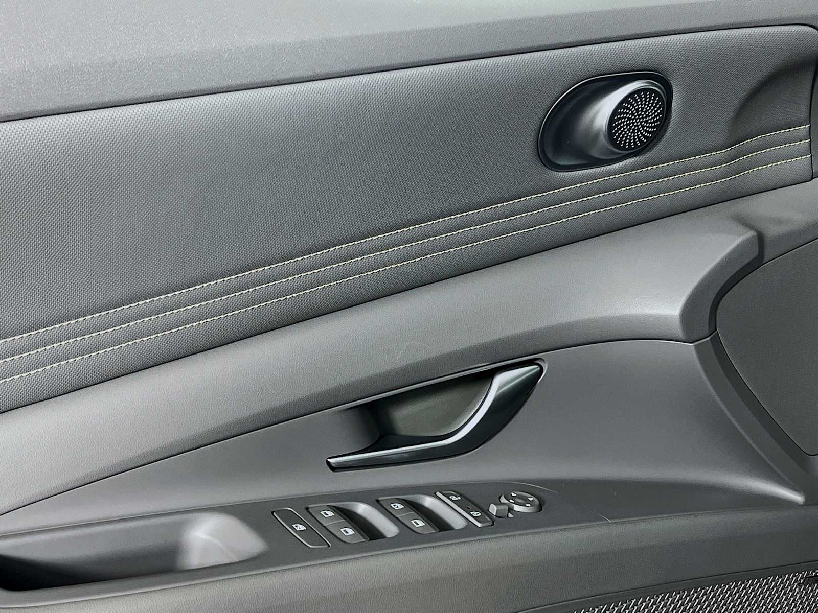 2022 Hyundai Elantra SEL - Photo 17