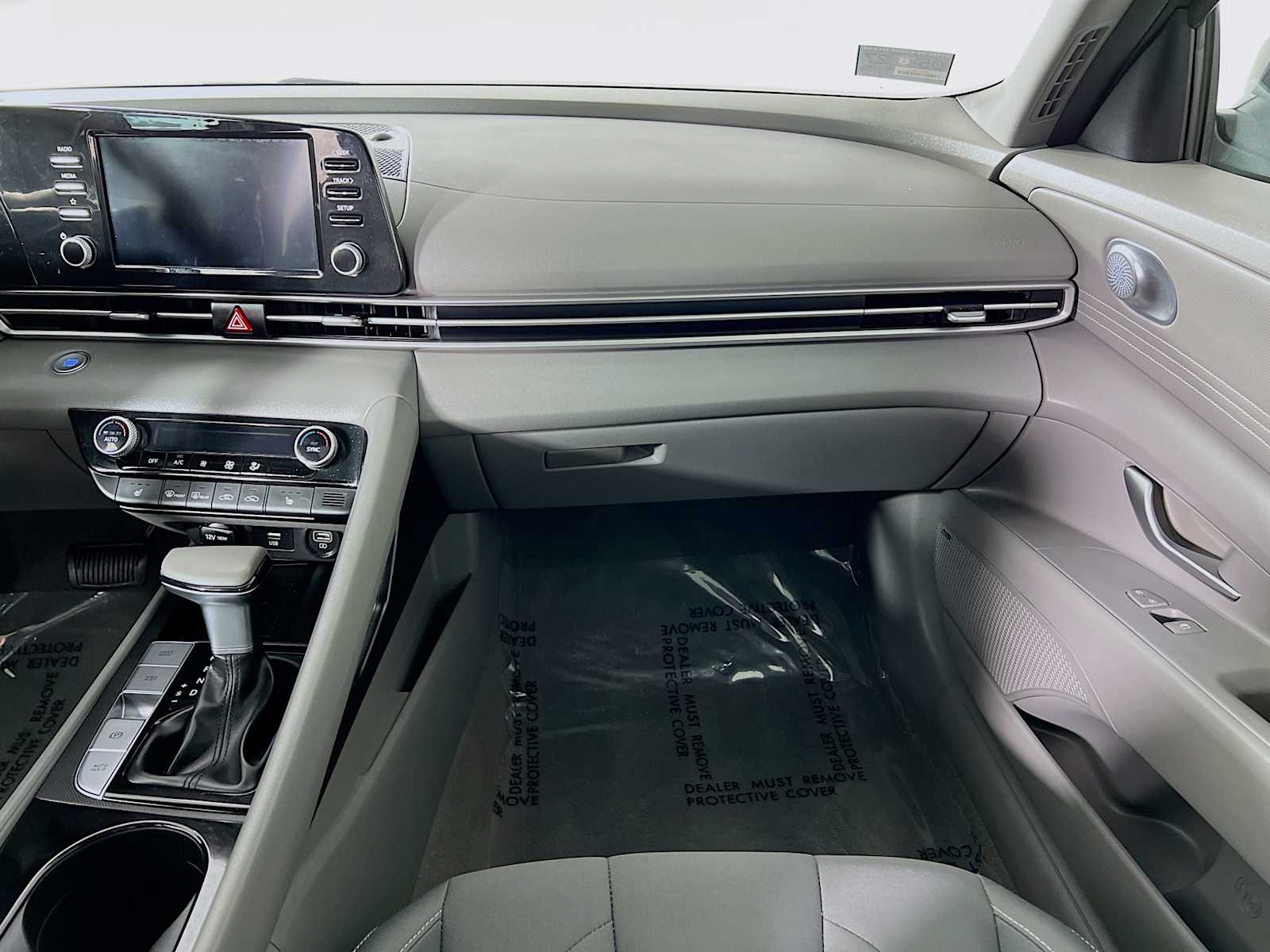 2022 Hyundai Elantra SEL - Photo 24