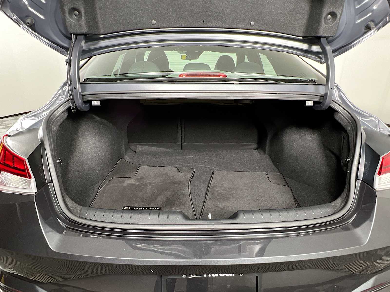 2022 Hyundai Elantra SEL - Photo 26