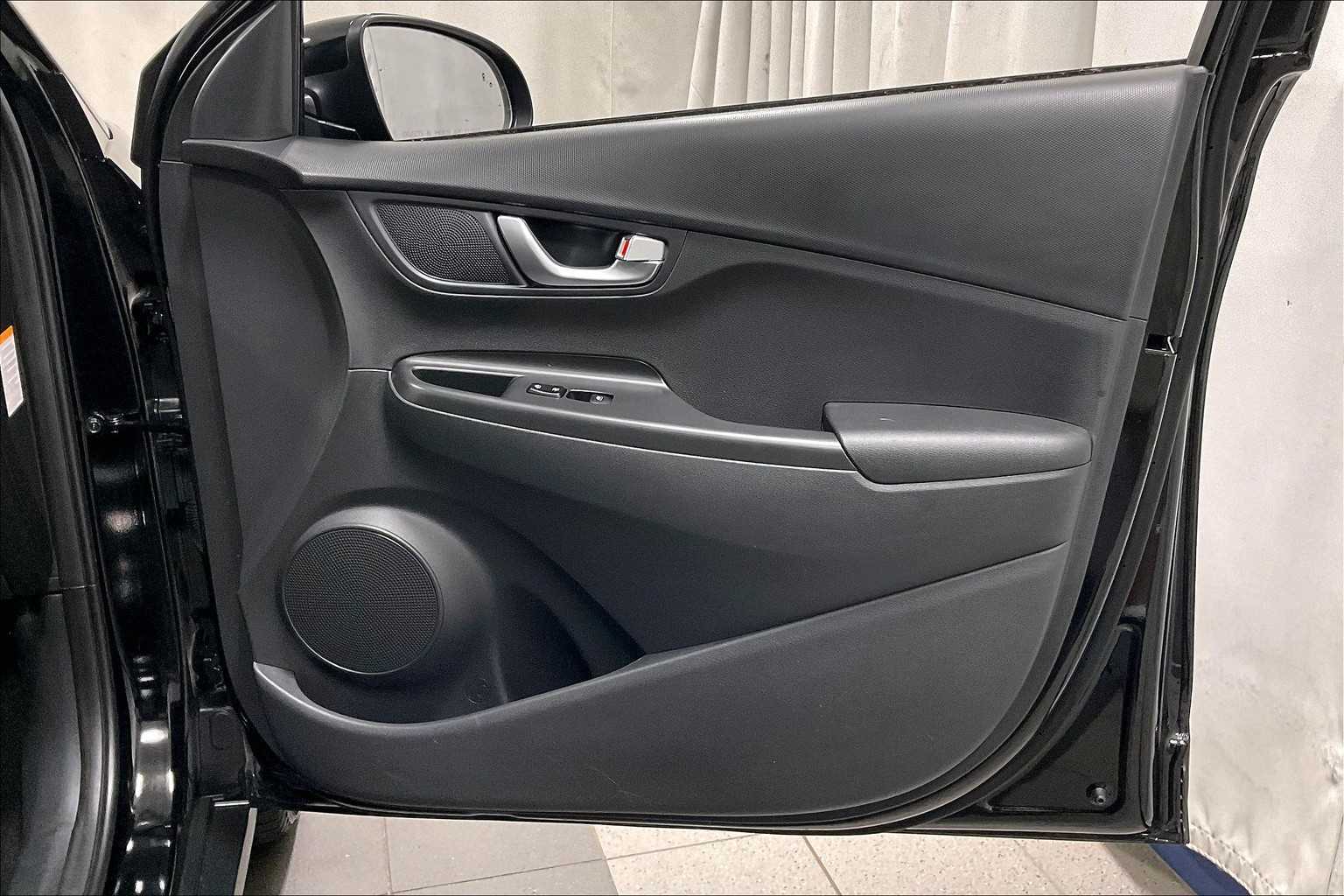 2023 Hyundai Kona Electric SEL - Photo 12