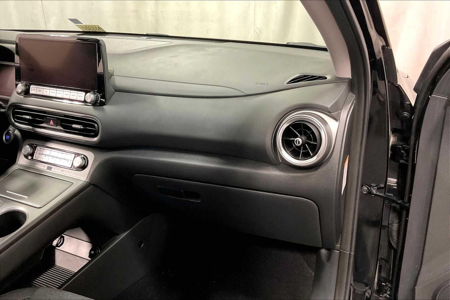 2023 Hyundai Kona Electric SEL - Photo 13