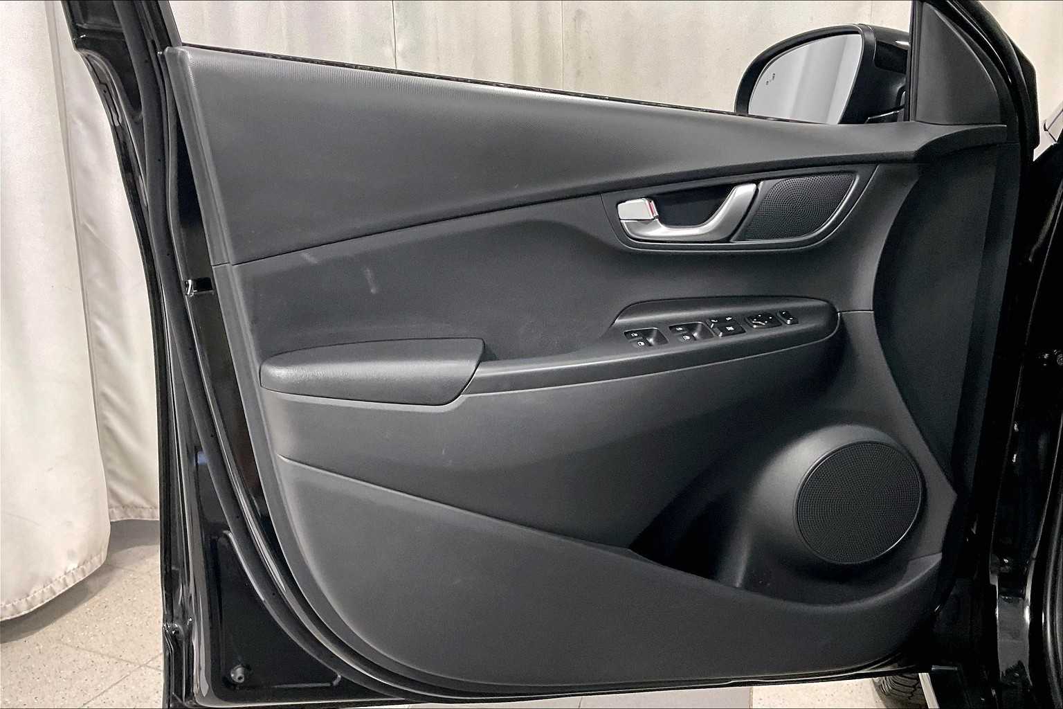 2023 Hyundai Kona Electric SEL - Photo 9