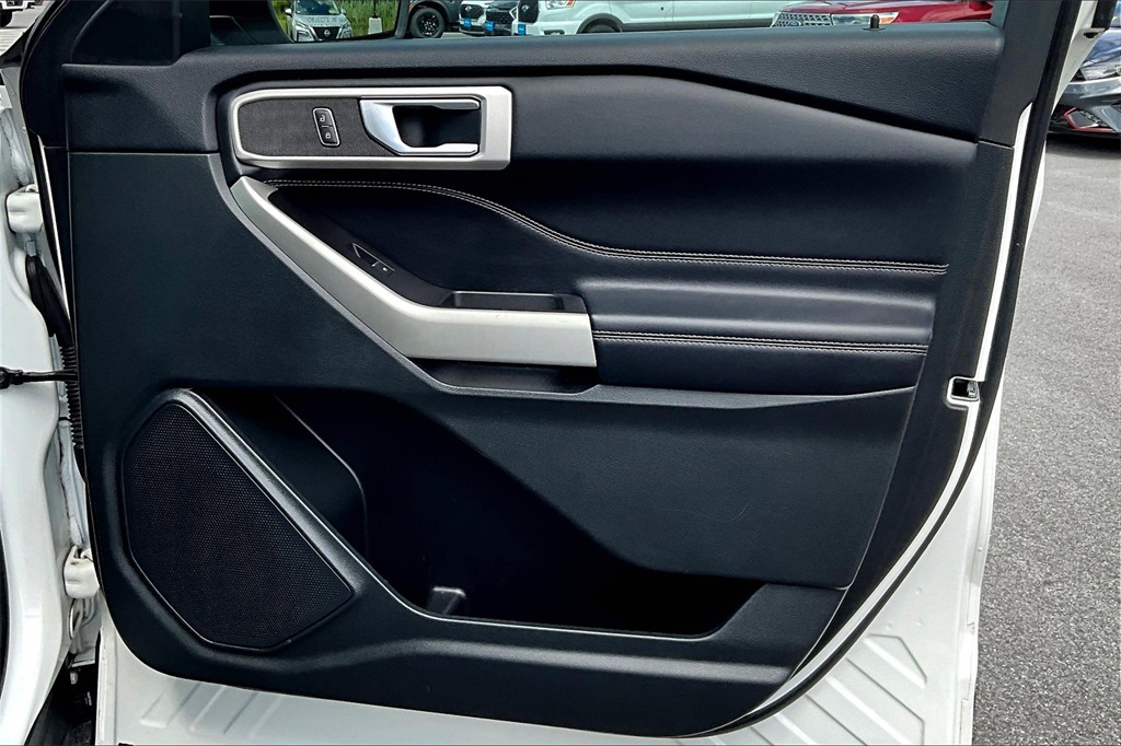 2022 Ford Explorer XLT - Photo 12