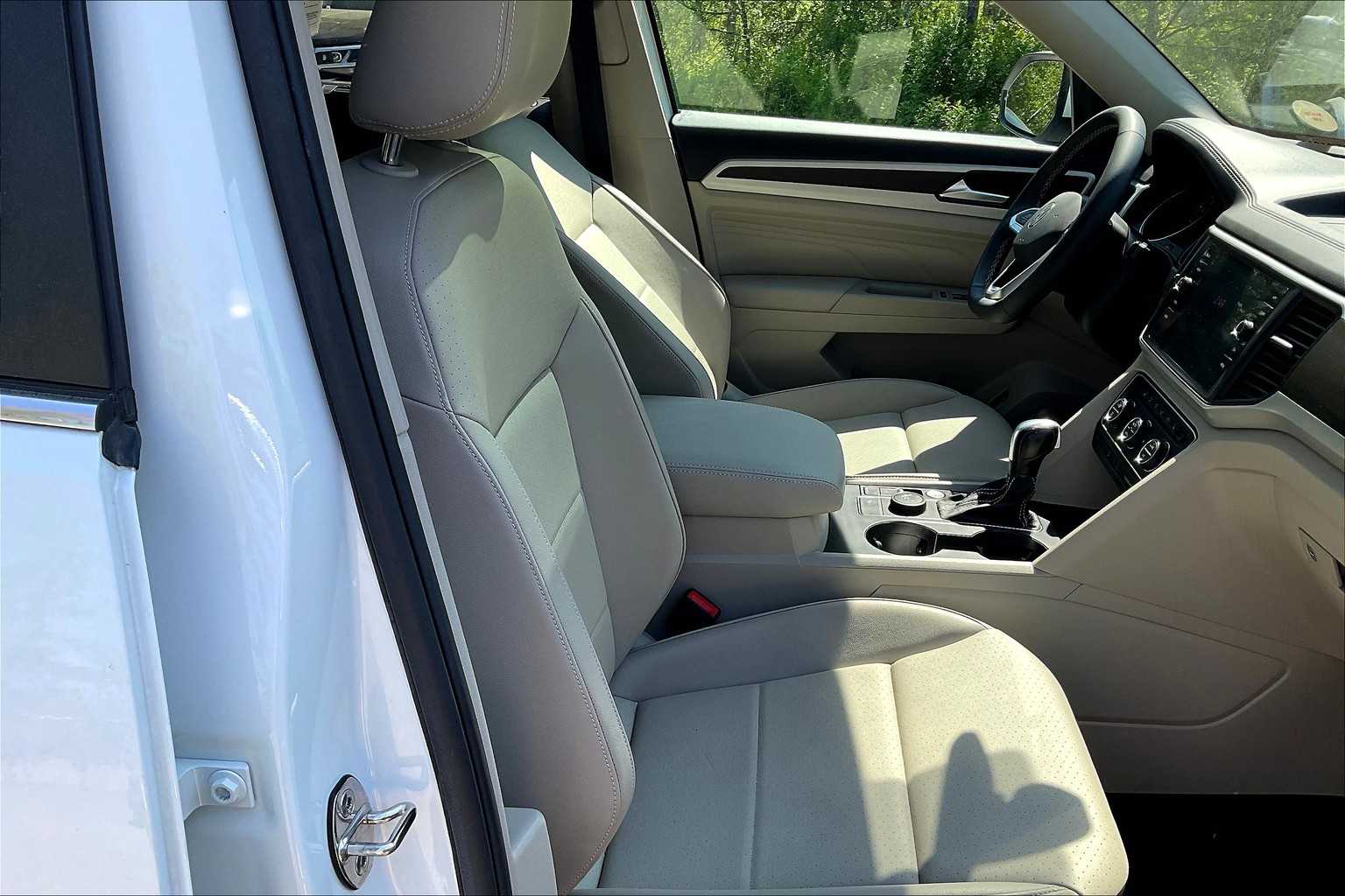 2021 Volkswagen Atlas 3.6L V6 SE w/Technology - Photo 11