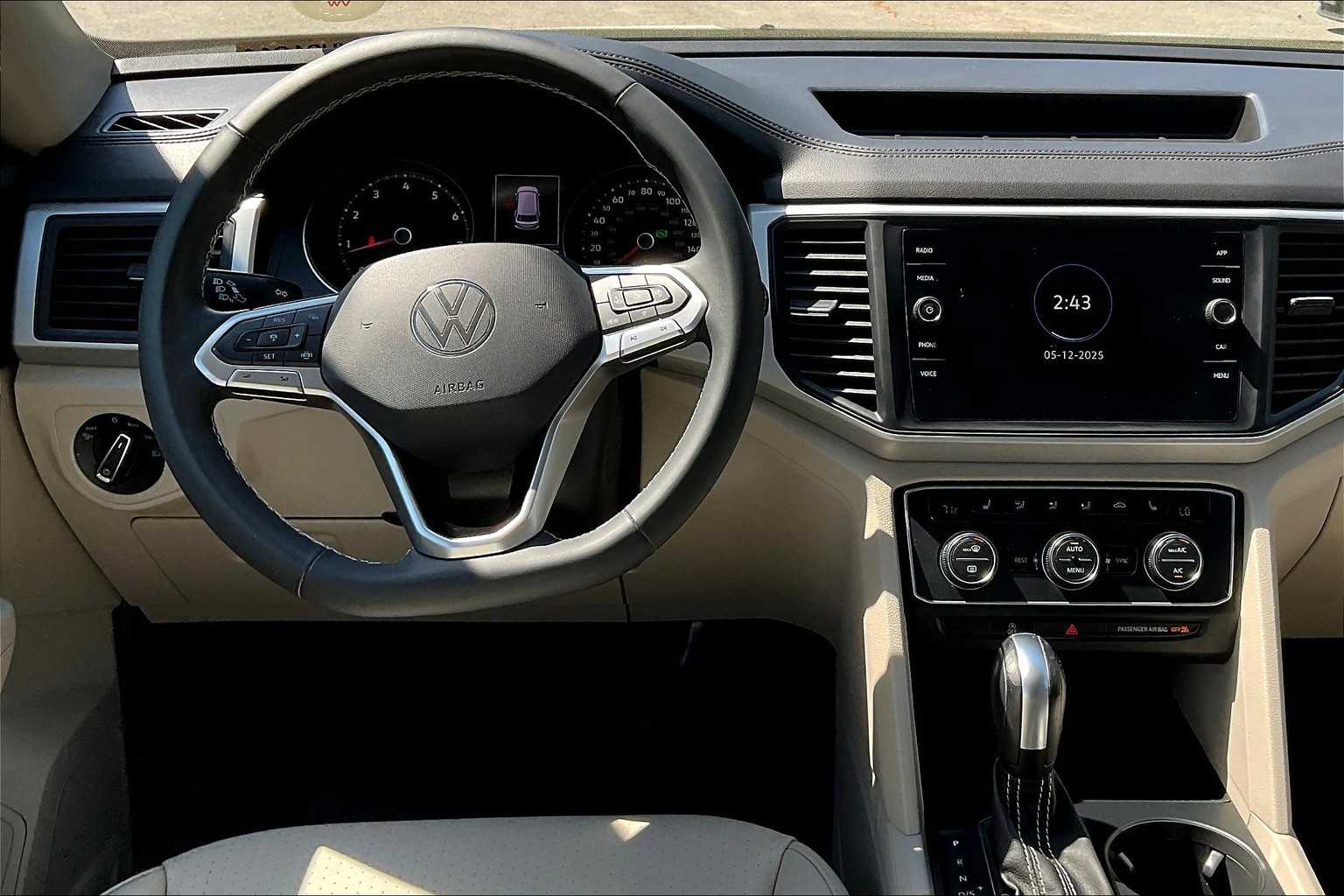 2021 Volkswagen Atlas 3.6L V6 SE w/Technology - Photo 18