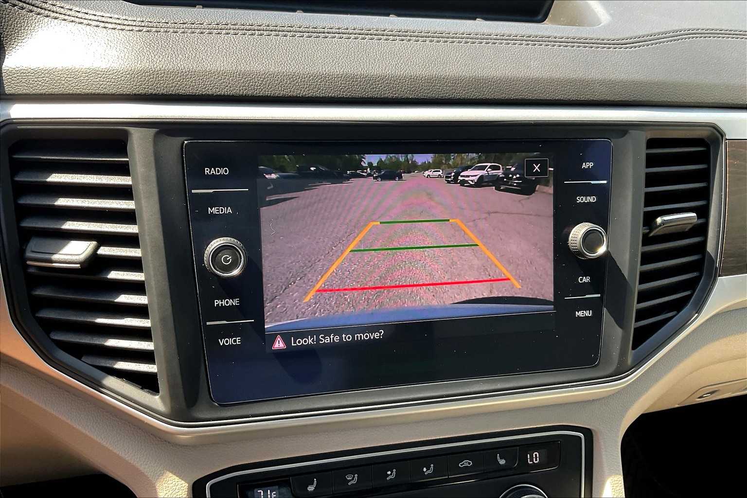 2021 Volkswagen Atlas 3.6L V6 SE w/Technology - Photo 20