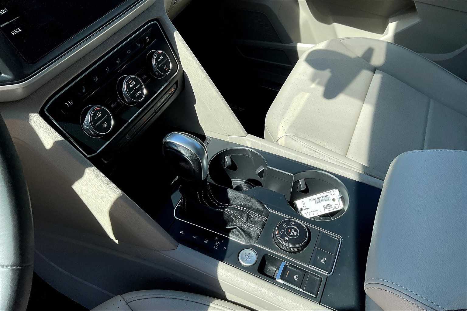 2021 Volkswagen Atlas 3.6L V6 SE w/Technology - Photo 21