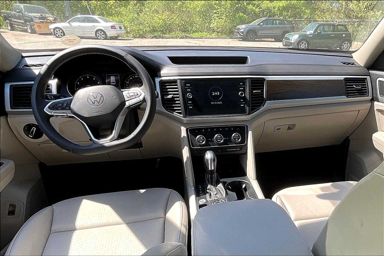 2021 Volkswagen Atlas 3.6L V6 SE w/Technology - Photo 22