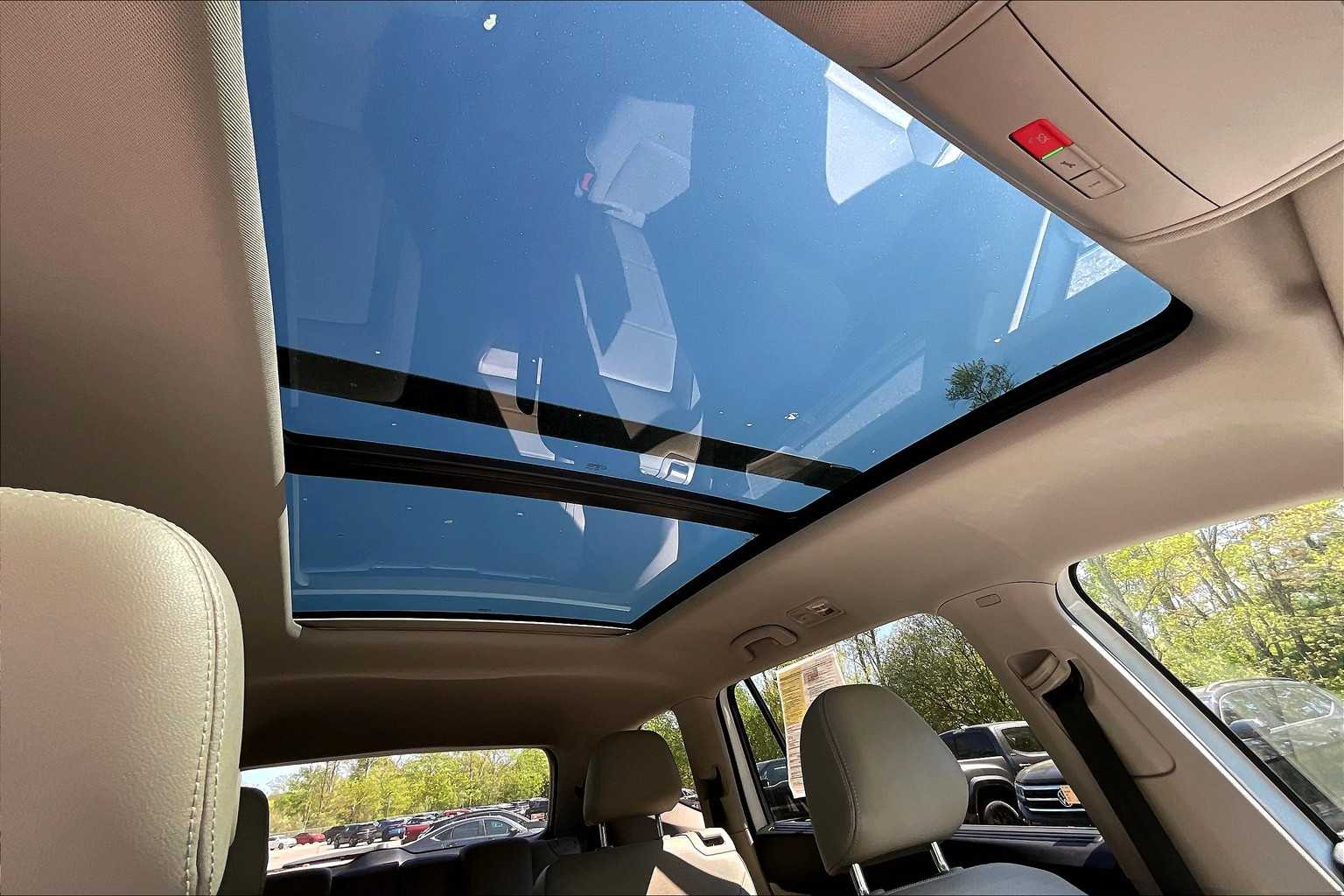 2021 Volkswagen Atlas 3.6L V6 SE w/Technology - Photo 23