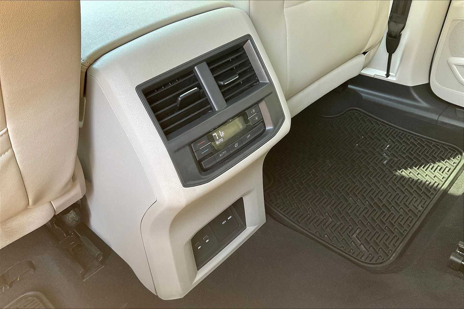 2021 Volkswagen Atlas 3.6L V6 SE w/Technology - Photo 29