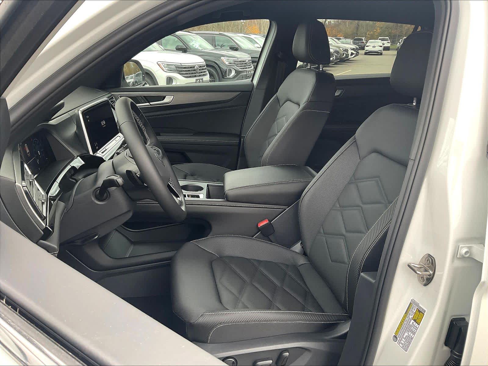 2026 Volkswagen Atlas Cross Sport 2.0T SE - Photo 11