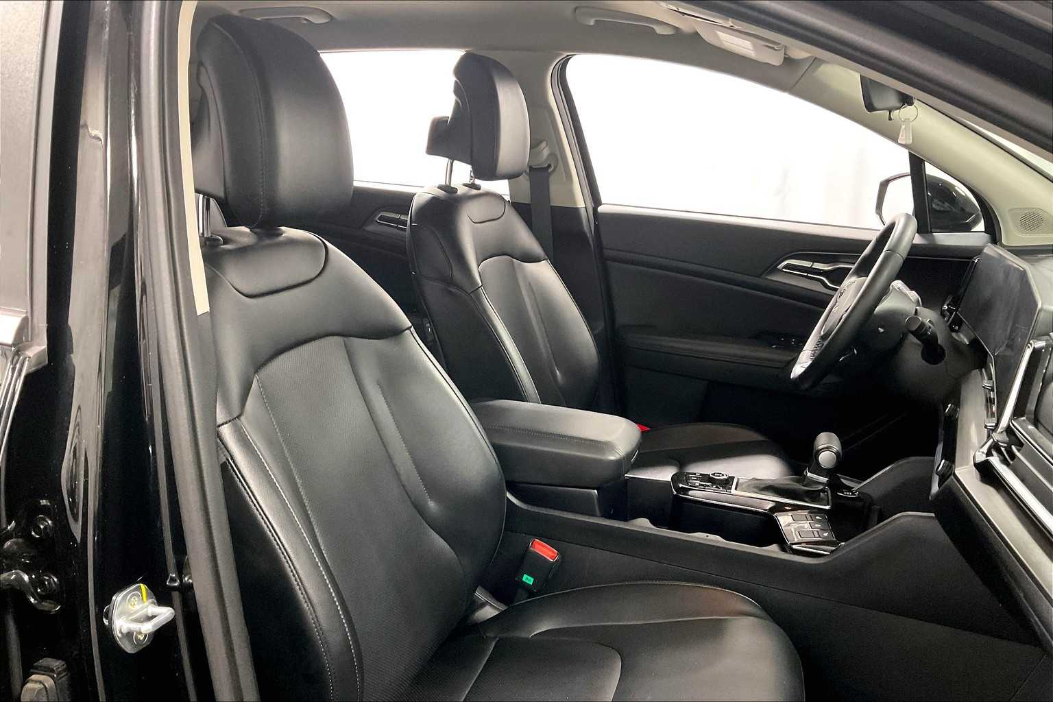 2023 Kia Sportage EX - Photo 11