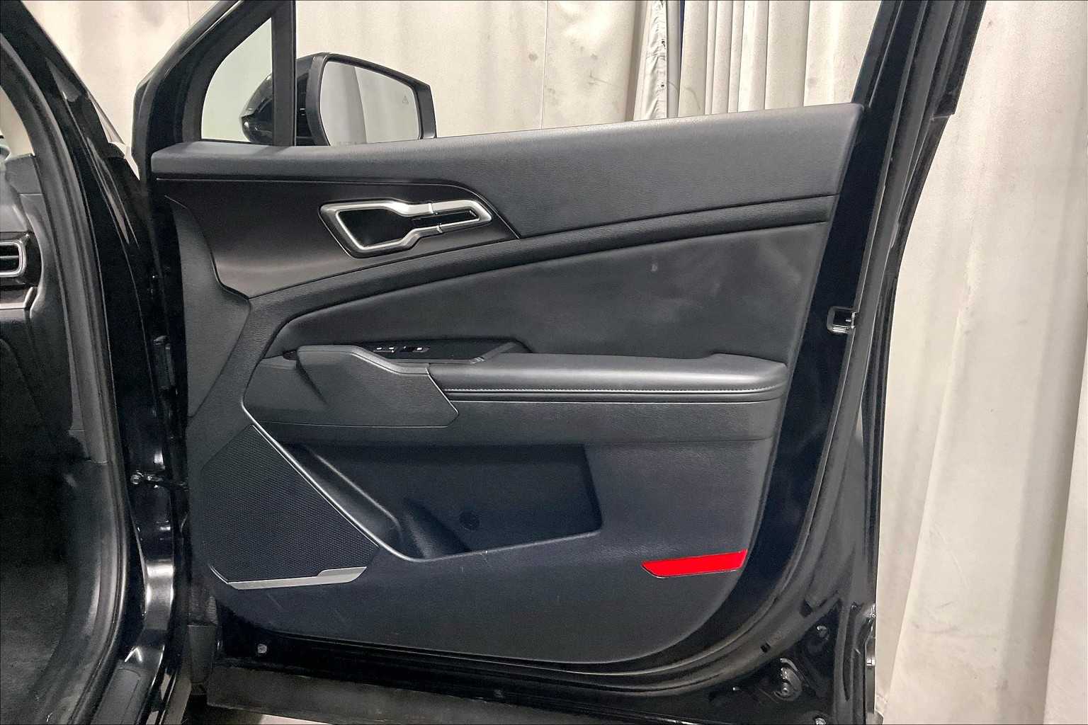 2023 Kia Sportage EX - Photo 12