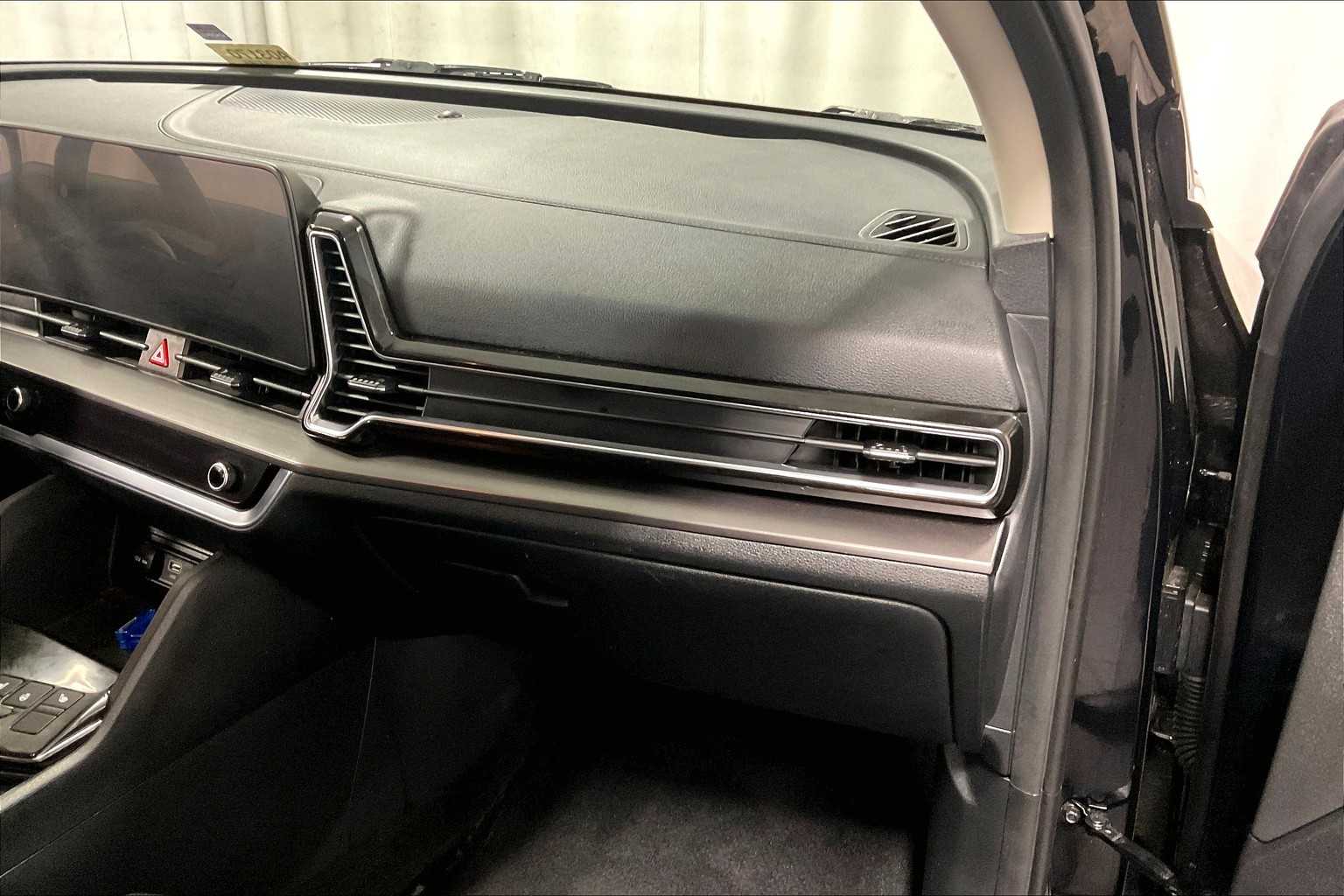 2023 Kia Sportage EX - Photo 13