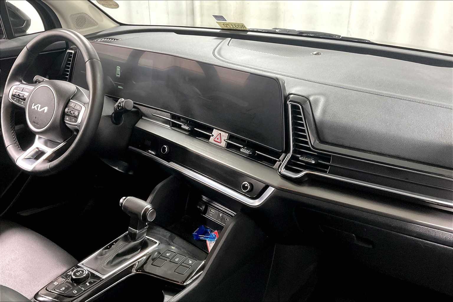 2023 Kia Sportage EX - Photo 14