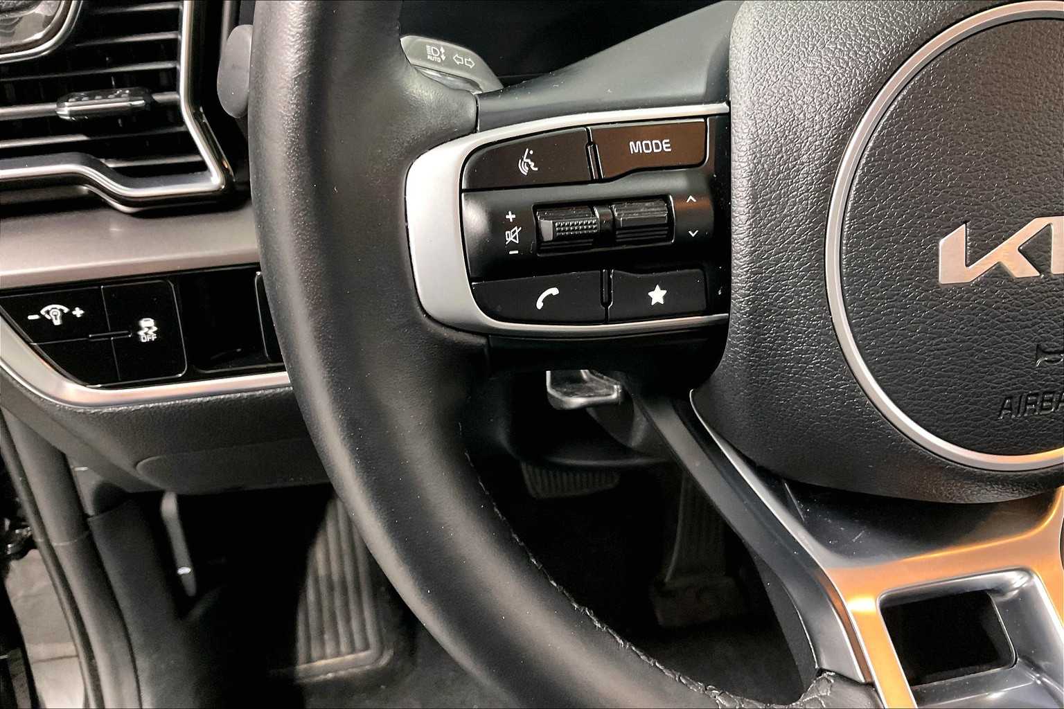 2023 Kia Sportage EX - Photo 23