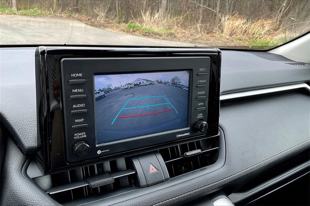 2021 Toyota RAV4 XLE - Photo 15