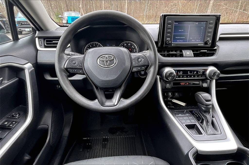 2021 Toyota RAV4 XLE - Photo 16