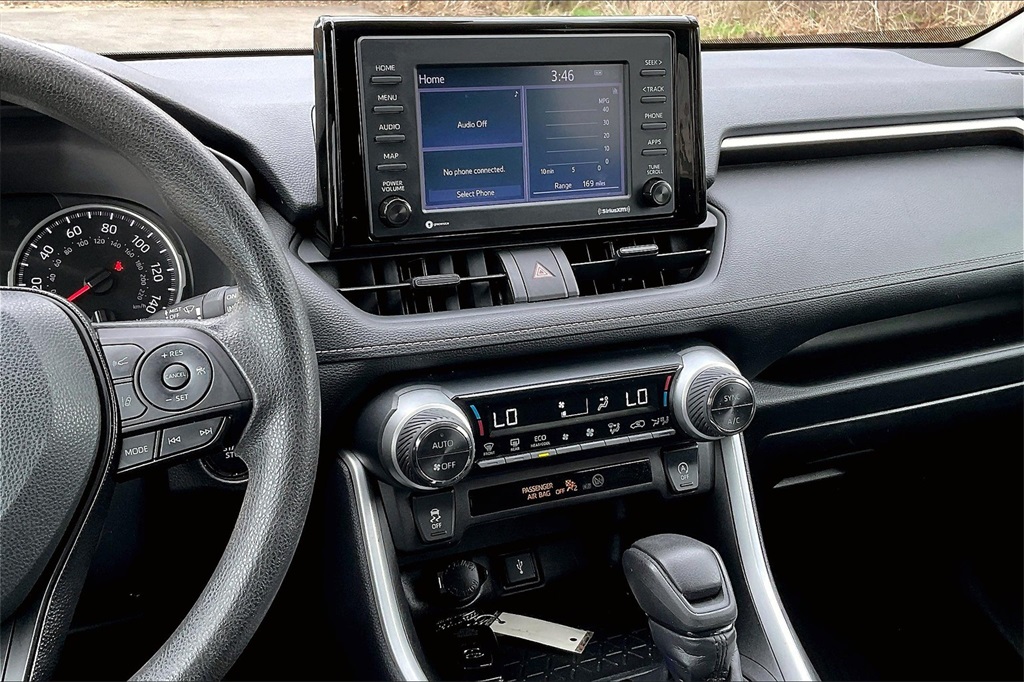 2021 Toyota RAV4 XLE - Photo 17