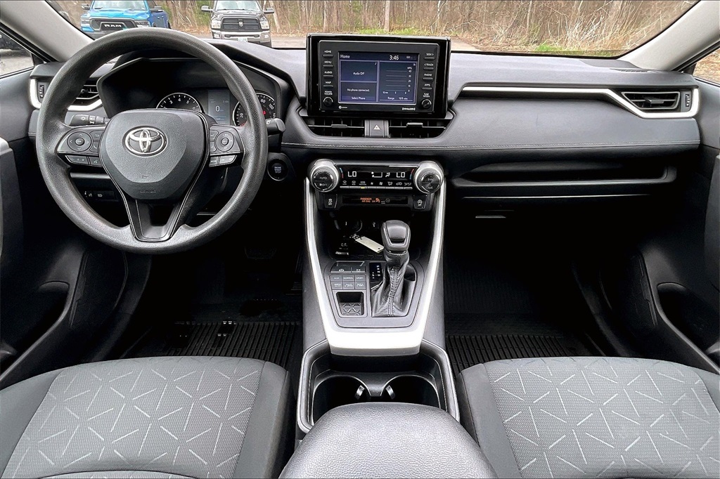 2021 Toyota RAV4 XLE - Photo 20