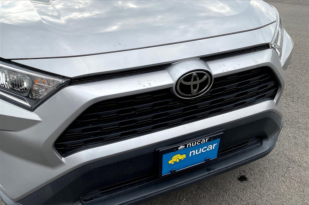 2021 Toyota RAV4 XLE - Photo 28