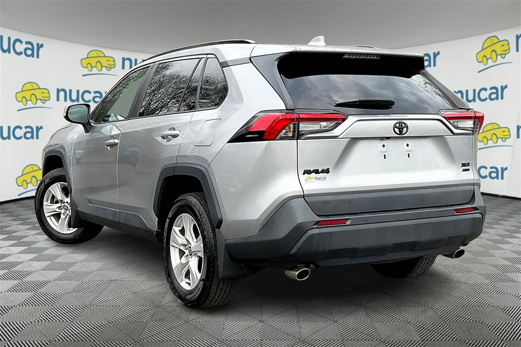 2021 Toyota RAV4 XLE - Photo 4