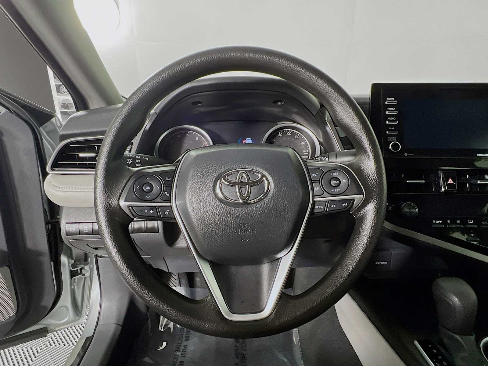 2024 Toyota Camry LE - Photo 11