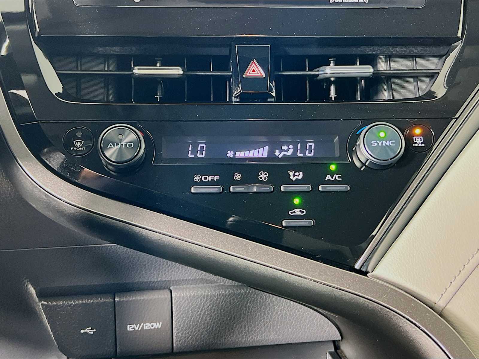 2024 Toyota Camry LE - Photo 15