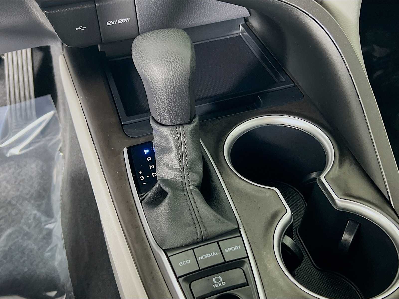 2024 Toyota Camry LE - Photo 16