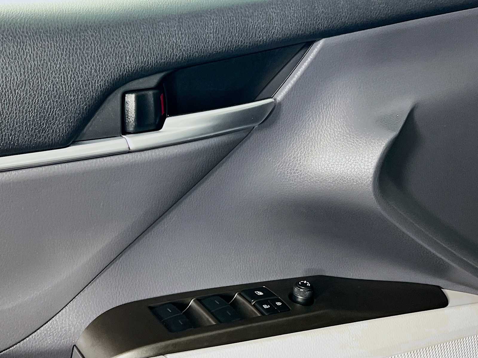2024 Toyota Camry LE - Photo 17